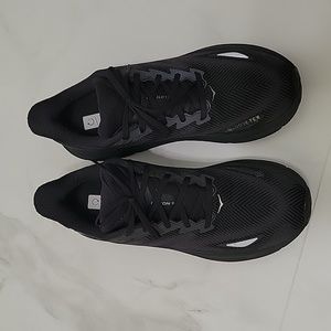 Men 11.5D Hoka Clifton 9 GTX black